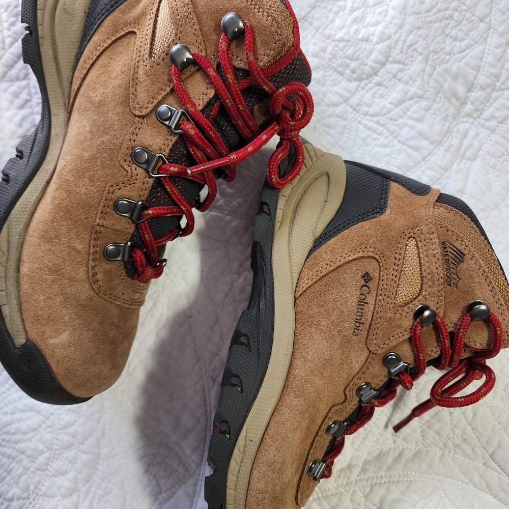 Columbia hiking boots